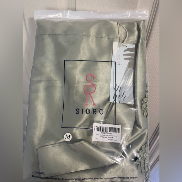 NWT Silk/ Lace Kimono - Picture 3 of 4